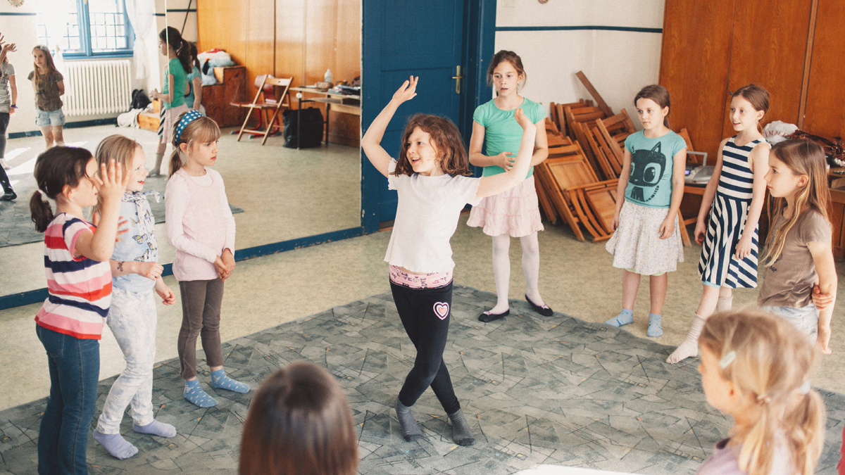 "Minden gyerek valami különlegeset táncol el." (Máté, 8 éves)